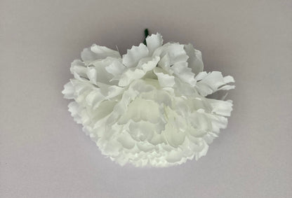 72 White Carnations