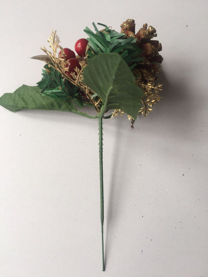 Apple, Poinsettia & Pinecone Pick