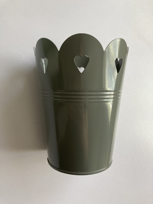 Dark Grey Metal Heart Design Planter Pot