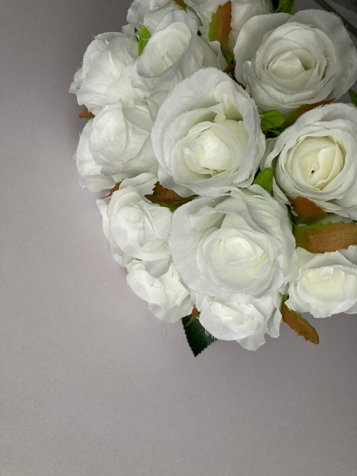 15 White Rosebud Bunch