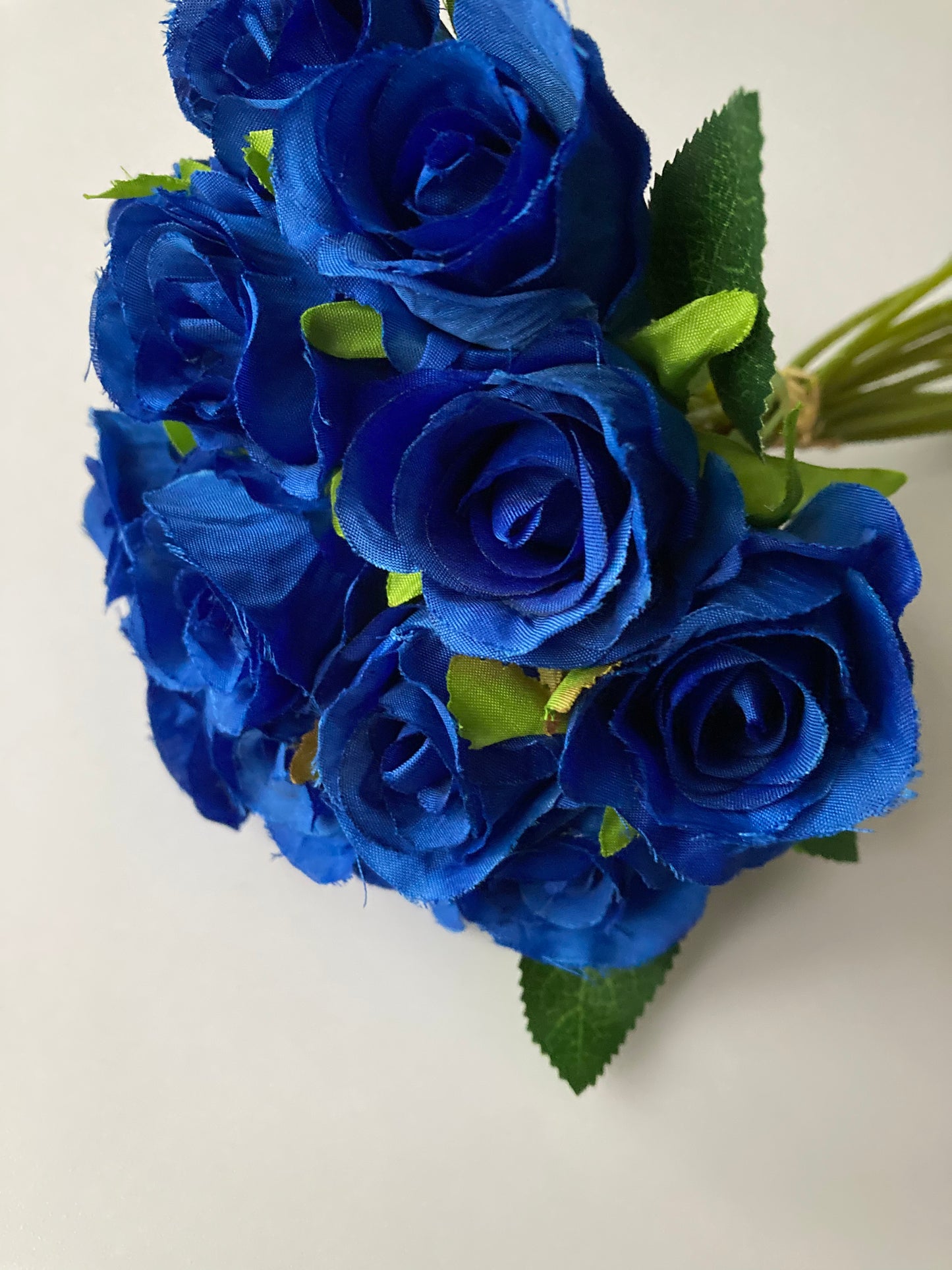 15 Royal Blue Roses