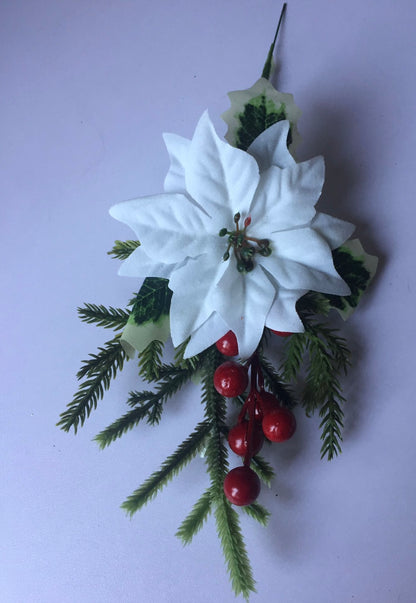 White Poinsettia & Berry Pick