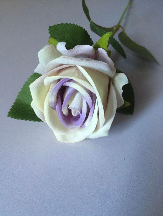 Lilac Centre Small Velvet Rose