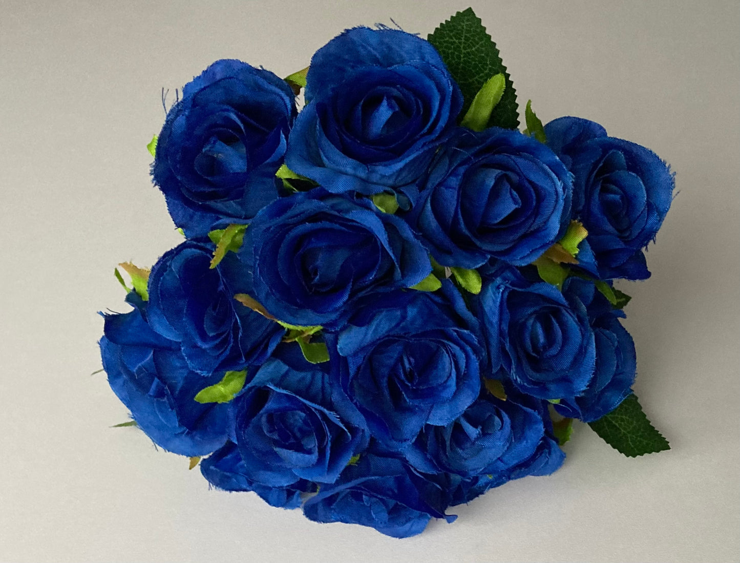 15 Royal Blue Roses