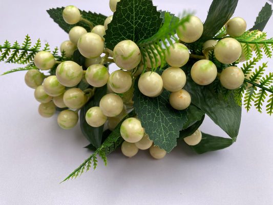 Cream Berry Bunch